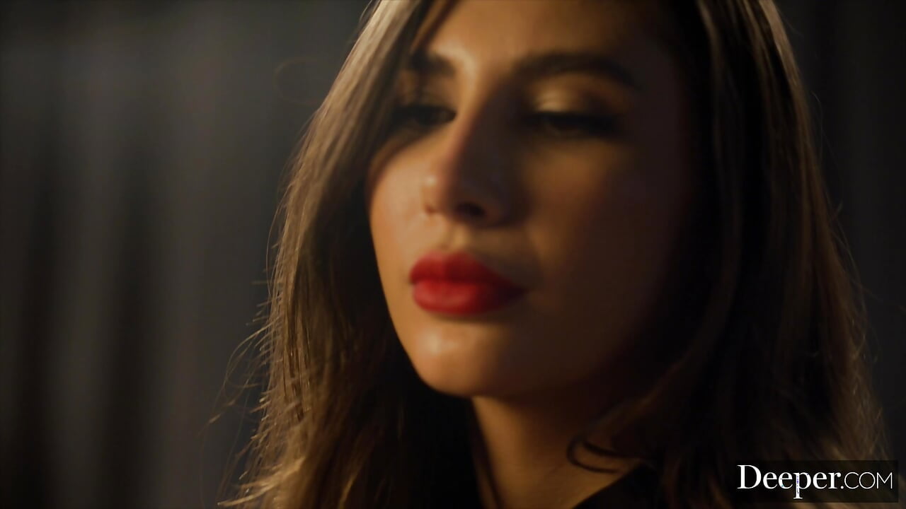 Deeper. Gianna has fetish fuelled encounter with a stranger