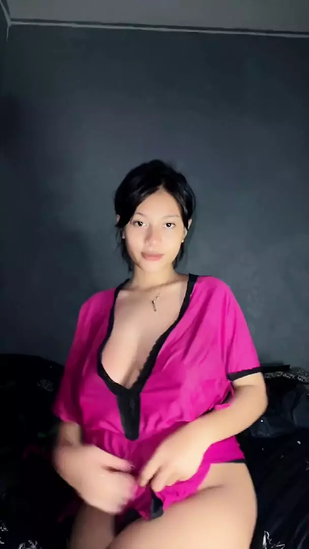 Squeeze Pregnant Girl S Big Tits Free Porn E4 XHamster