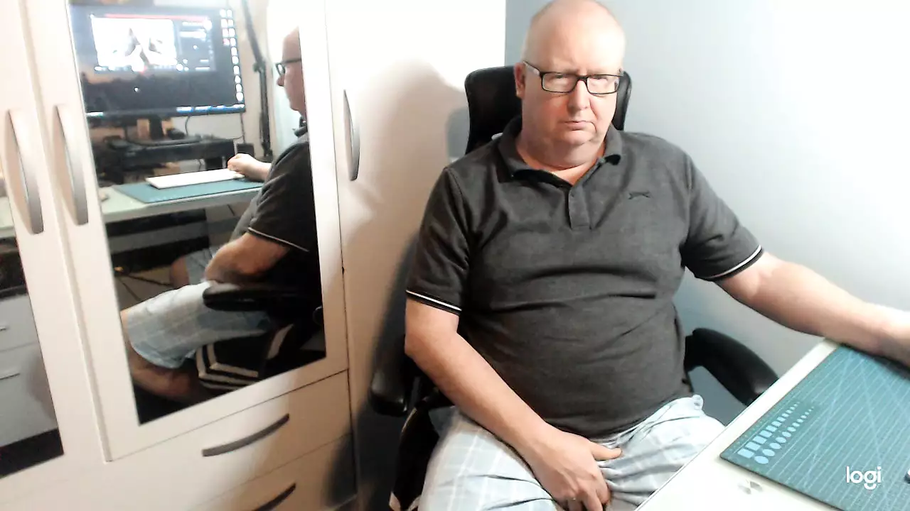 Office Chair Wank British Gay Chubby Amateur Porn By FapHouse XHamster