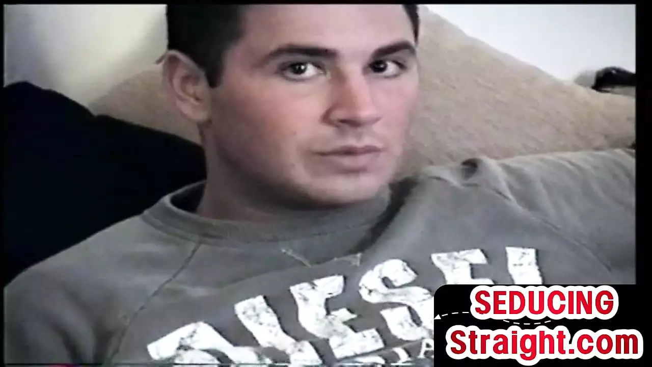 Str Amateur Stud Gets Sucked And Wanked By Gay At Home In English