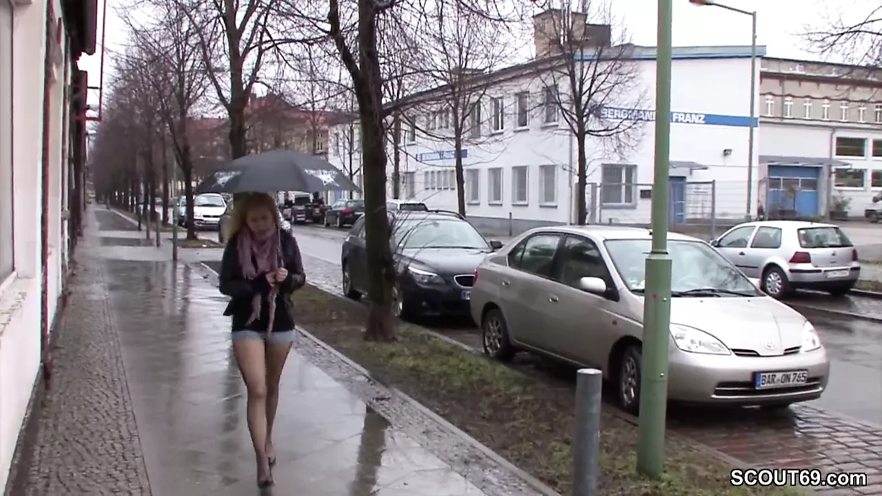 Teeny Auf Der Strasse Angesprochen Und Fuer Geld Gefickt German Blonde