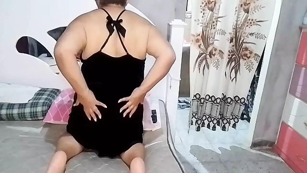 Doce tentação de madura milf brincando sua buceta e mostrando seus