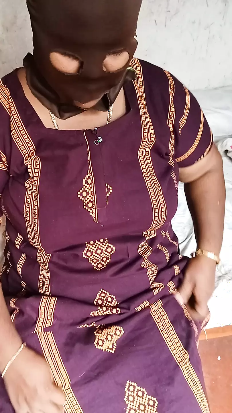 Indian Aunty Finger Performance Amateur Porn Feat Bedroom By FapHouse