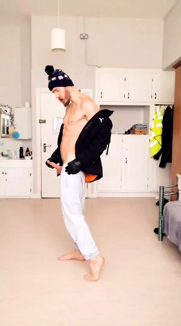 Showing Striptease And Jerking Gay Middle Aged Masturbation Porn Feat