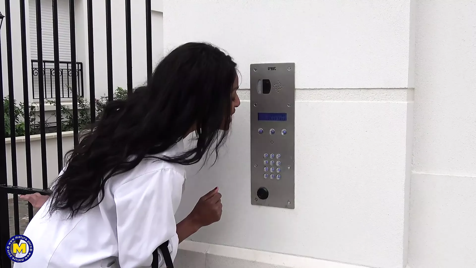Les MILF à forte poitrine adorent les grosses bites xHamster