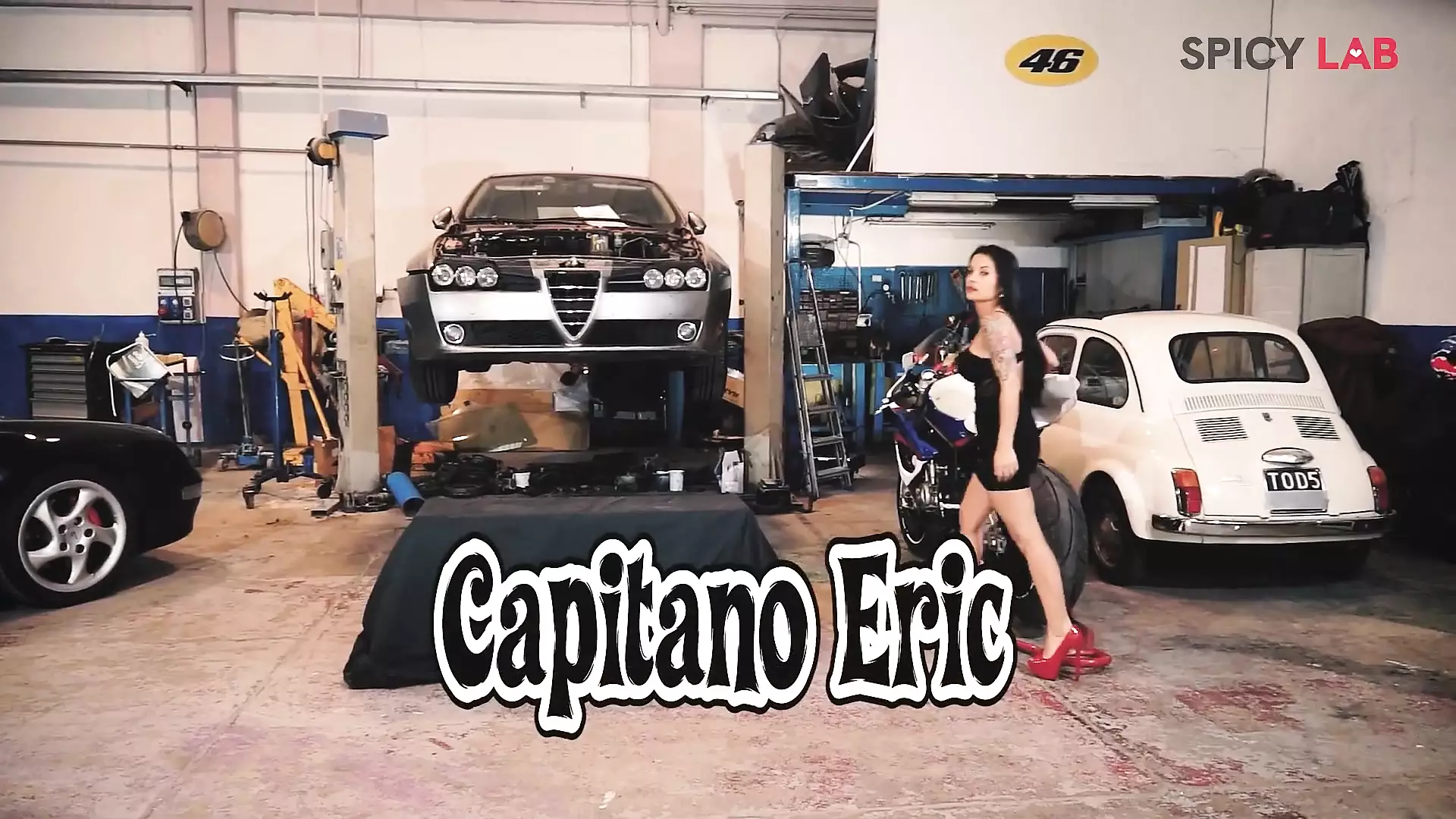 Sacanagem garagem 1 milf puta fode uma funcionária de uma loja de