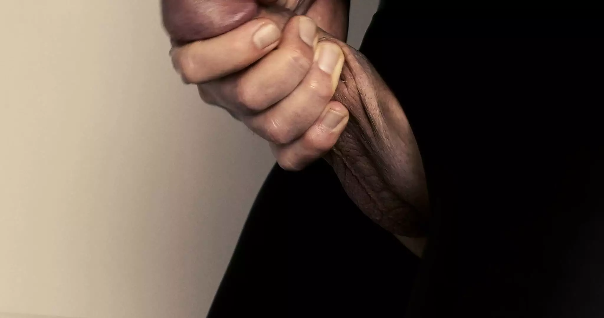 Ehemann bringt sich mit großem Dildo zum Orgasmus xHamster