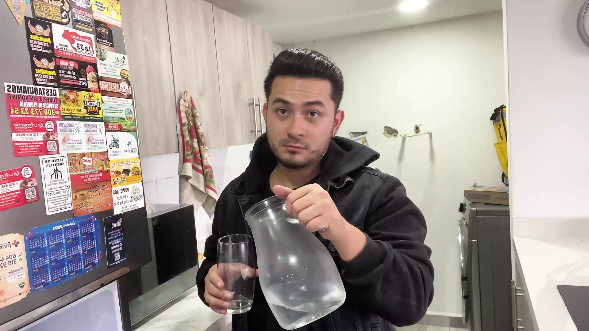 Pizza Delivery Man Collects The Tip With His Customer S Ass Leaves It