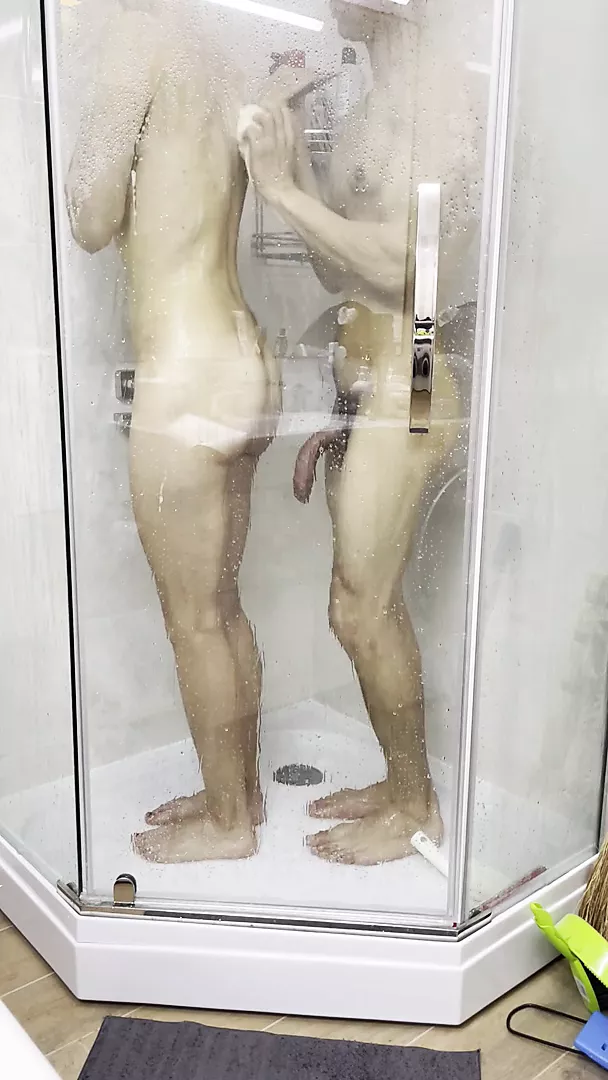 Sex von einem schönen russischen Paar unter der Dusche xHamster