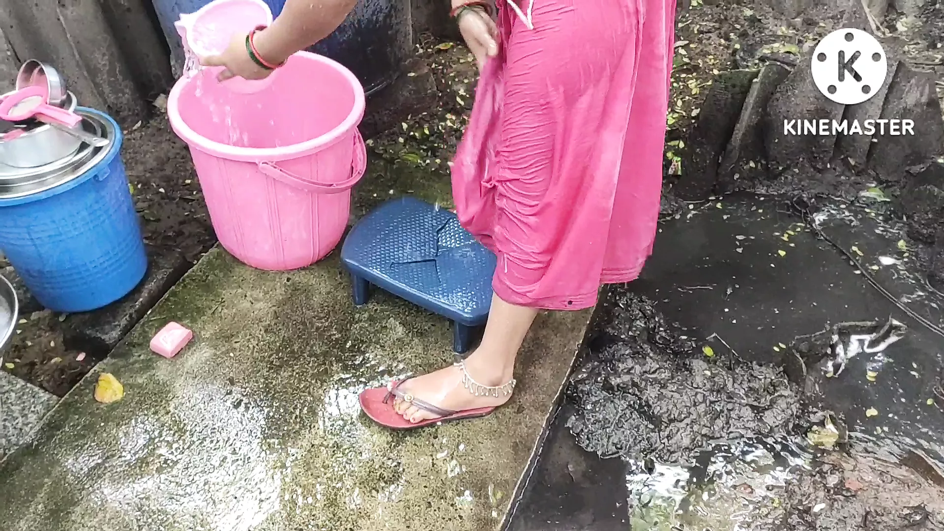 Anita Yadav Bathing Outside With Beautiful Boobs Glory Hole Porn