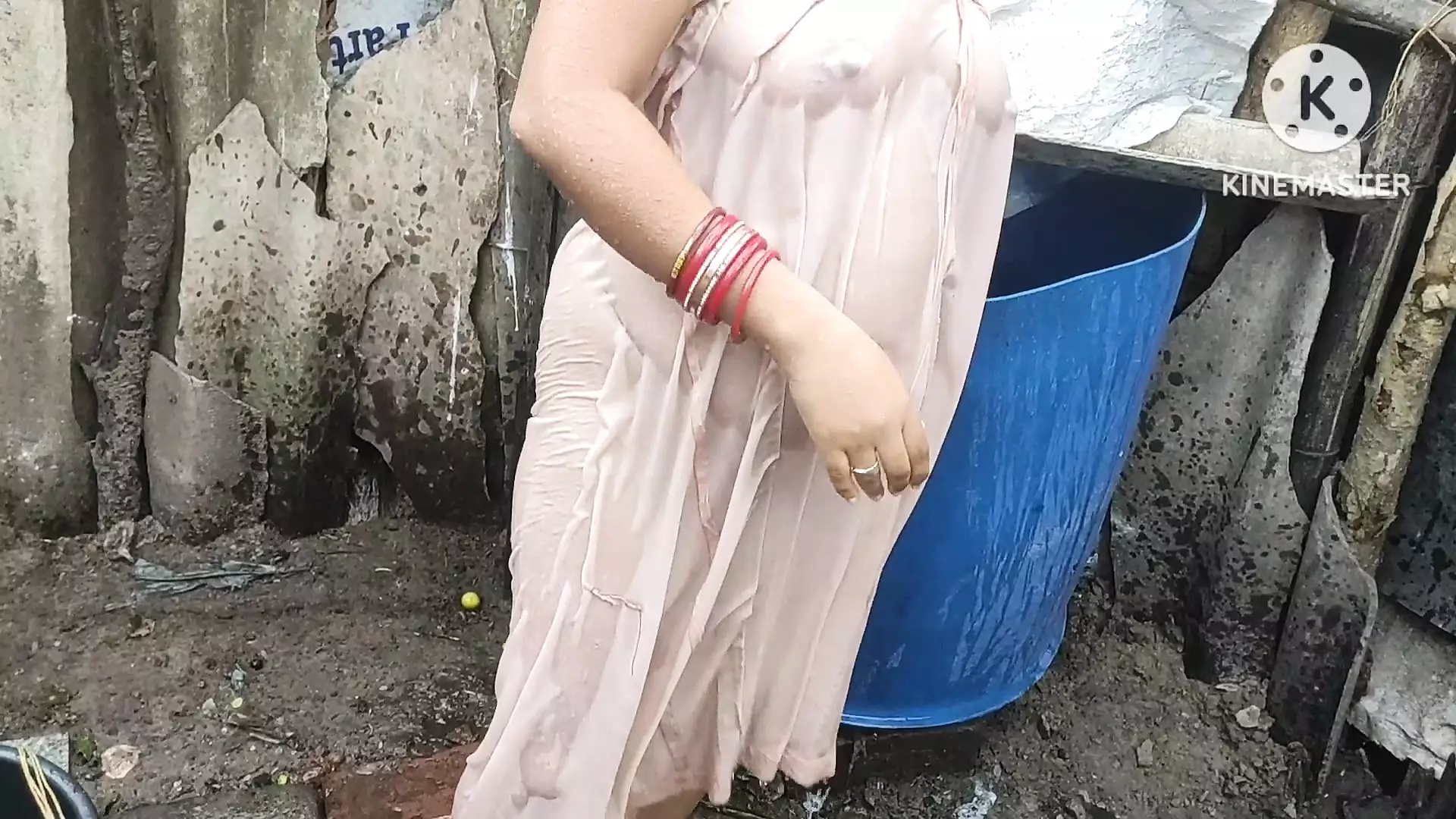 Anita Yadav Bathing Outside With Hot Boobs Lactating Porn XHamster