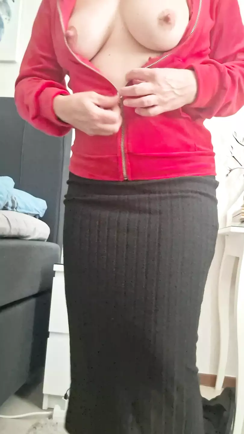 Free MILF Strip Porn Videos XHamster