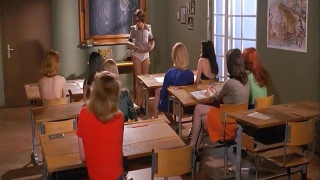 High school girls (1977)