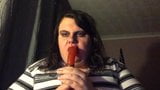 Amatoriale ts succhia un dildo snapshot 3