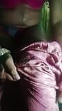 Travestito gay indiano gaurisissy xxx sesso in salwar rosa kurta spremendo le sue grandi tette snapshot 3