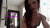 Une MILF sexy se regarde dans le miroir snapshot 1