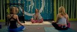 Harley Quinn Smith Arsch in Yogahosen snapshot 8