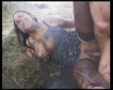 Sexo hardcore extremo en el barro snapshot 8