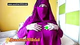 Menina árabe muçulmana em cosplay hijab roxo, peitos grandes, webcam, show gravado em 20 de março snapshot 24