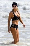 Ashley James - plage de bikini en Espagne snapshot 7