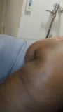 Moi en train de baiser la pute sous couverture Toosdhi dans la salle de bain snapshot 15