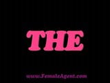 Femaleagent da vicino e personale snapshot 1