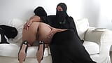 Belle-mère Marocaine fait du sexe anal avec sa jeune belle-fille snapshot 2