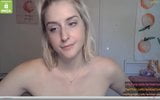 Sexy blondes Camgirl mit blauen Augen masturbiert und spricht schmutzig snapshot 19