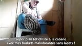 Hermoso video, fetiche de pies y corrida en la cabaña con mis zapatos sin encaje malolientes snapshot 1