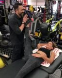 Kate Beckinsale arbeitet im Fitnessstudio an ihrer Flexibilität snapshot 1