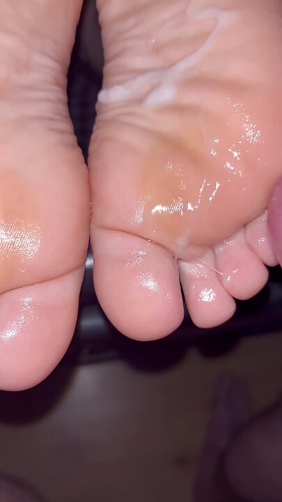 Very Nice Oiled Soles and Toes