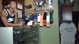 Follando en el sex shop snapshot 1