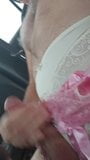 Masturbando no carro em lingerie snapshot 7