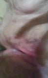मेरी एक बड़ी चूत वेश्या दोस्त । उंगली पीटने उसकी योनी snapshot 5
