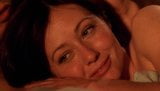 Shannen Doherty - '' Взгляд на террор '', она же '' ночник '' snapshot 7