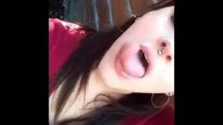 Long Tongue Beauty Shows off Longest Tongue and Wide Throat ...