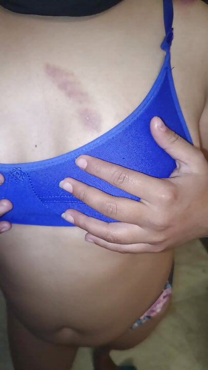 Hot wife ki chut ko mera lund chahiye .part 1
