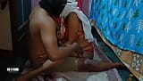 Горячую замужнюю женщину Bangali трахает сторож!! snapshot 2