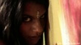 Verführung, Bewunderung in sexy Bollywood, Indien mit Brünette snapshot 10