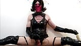 Sissy dans des bords en latex pour vous 2 snapshot 6