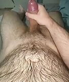 Pau peludo, depois de tomar banho, eu começo a tocar meu corpo peludo até meu pau parar e eu acabar me masturbando snapshot 1