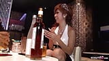 Junge Japanerin von fremden Typen beim Gruppensex mitten in der Bar gefilmt snapshot 7