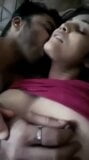 Koppels kust en neukt Desi Bhabhi snapshot 7