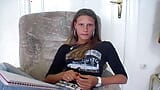 Una increíble adolescente alemana complaciendo su apretado coño snapshot 1
