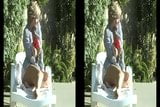 Danni Ashe strippt am Pool (Split-Screen-Version) snapshot 8