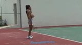 Minka - tennis completamente nudo (2010) snapshot 17