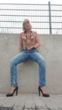 Chorro y orgasmo en mis jeans snapshot 2