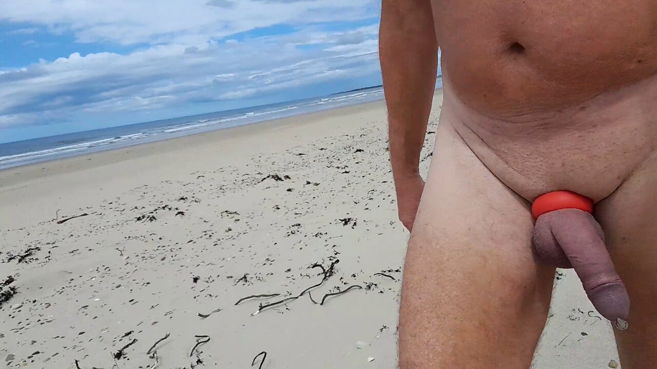 Kum tepelerinde ve halk plajında uzun yürüyüş xHamster 