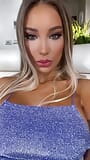 A gyönyörű Monika Fox luxus kék ruhában pózol és izgatja a punciját snapshot 7