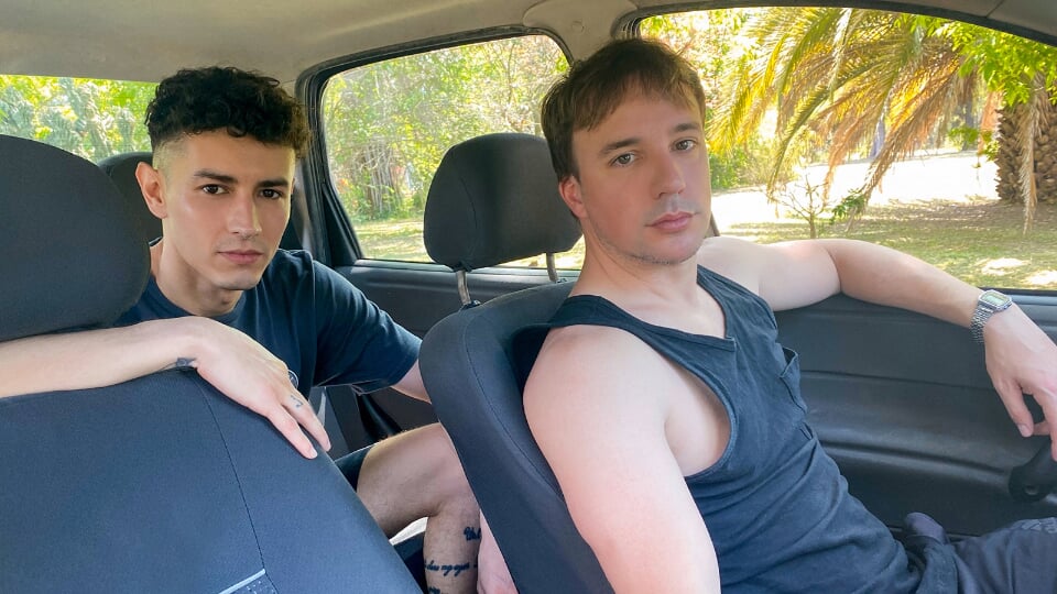 Two Handsome Latino Twink Cuties Have a Public Fuck in the Cruising Park – My Gay Taxi Driver